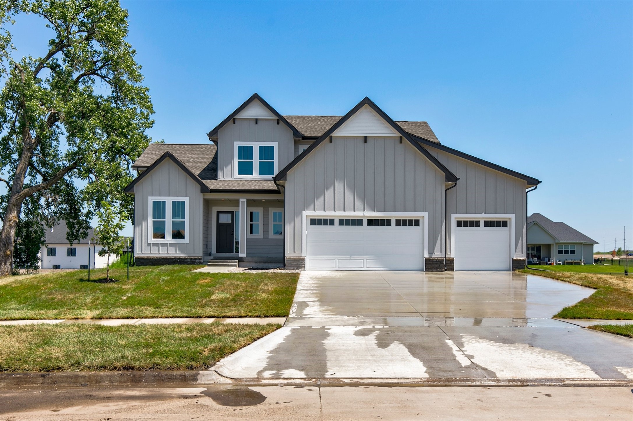 Photo 1 of 33 — 1910 NE Pine Lake Circle, Ankeny, IA 50021