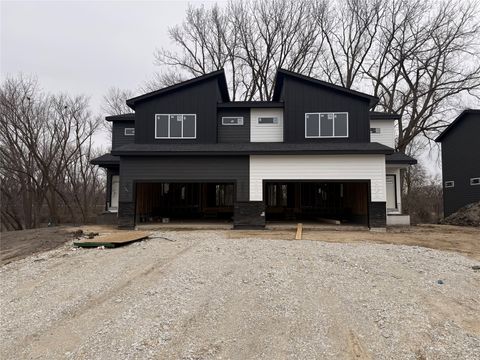 521 S 4th Street Adel IA 50003