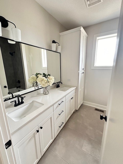 703 Richland Court, Van Meter, Iowa image 3