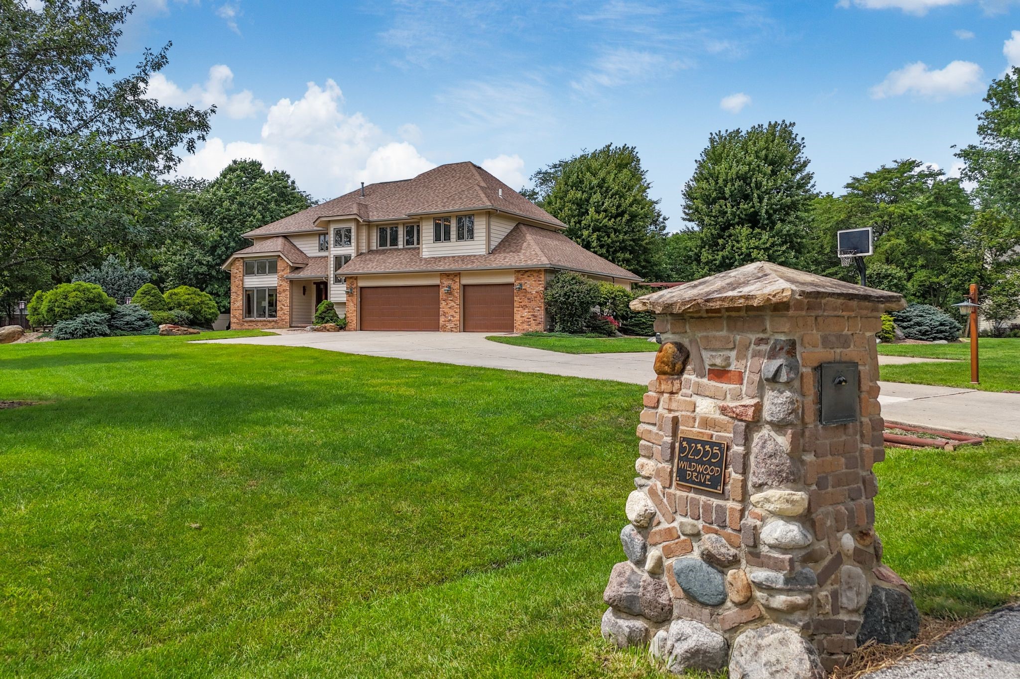 32335 Wildwood Drive, Adel, Iowa image 3