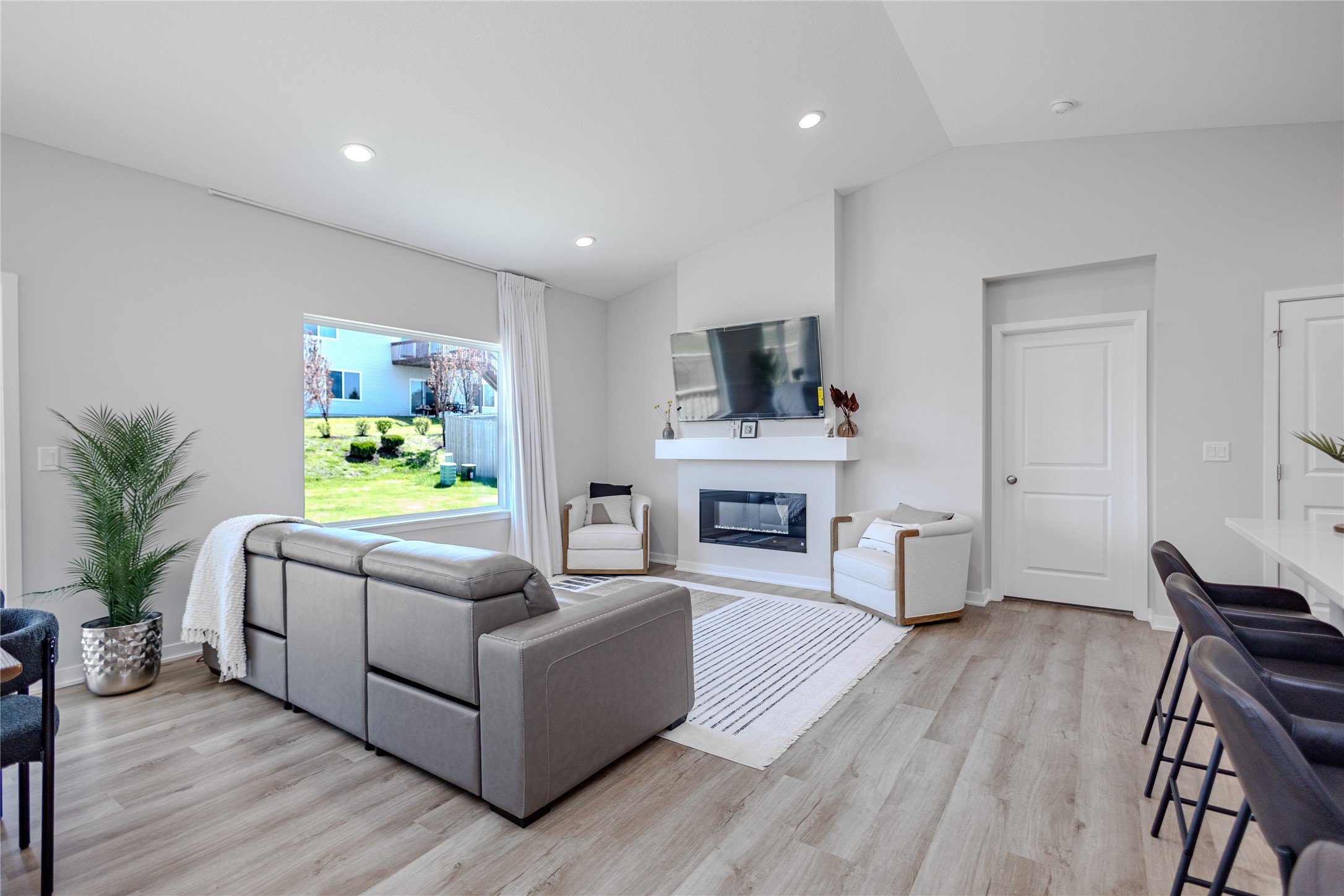 1122 S Radley Street, West Des Moines, Iowa image 3