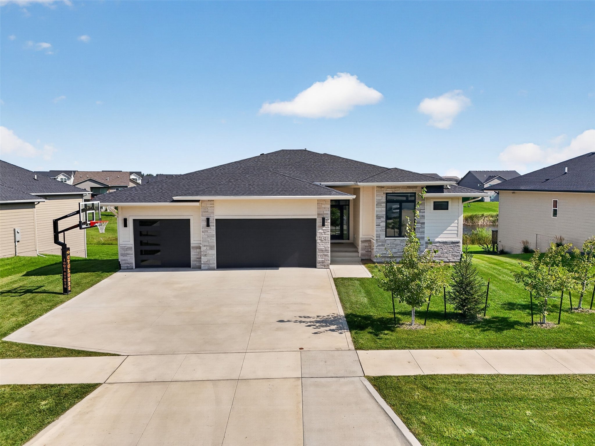 125 NW Alderleaf Drive