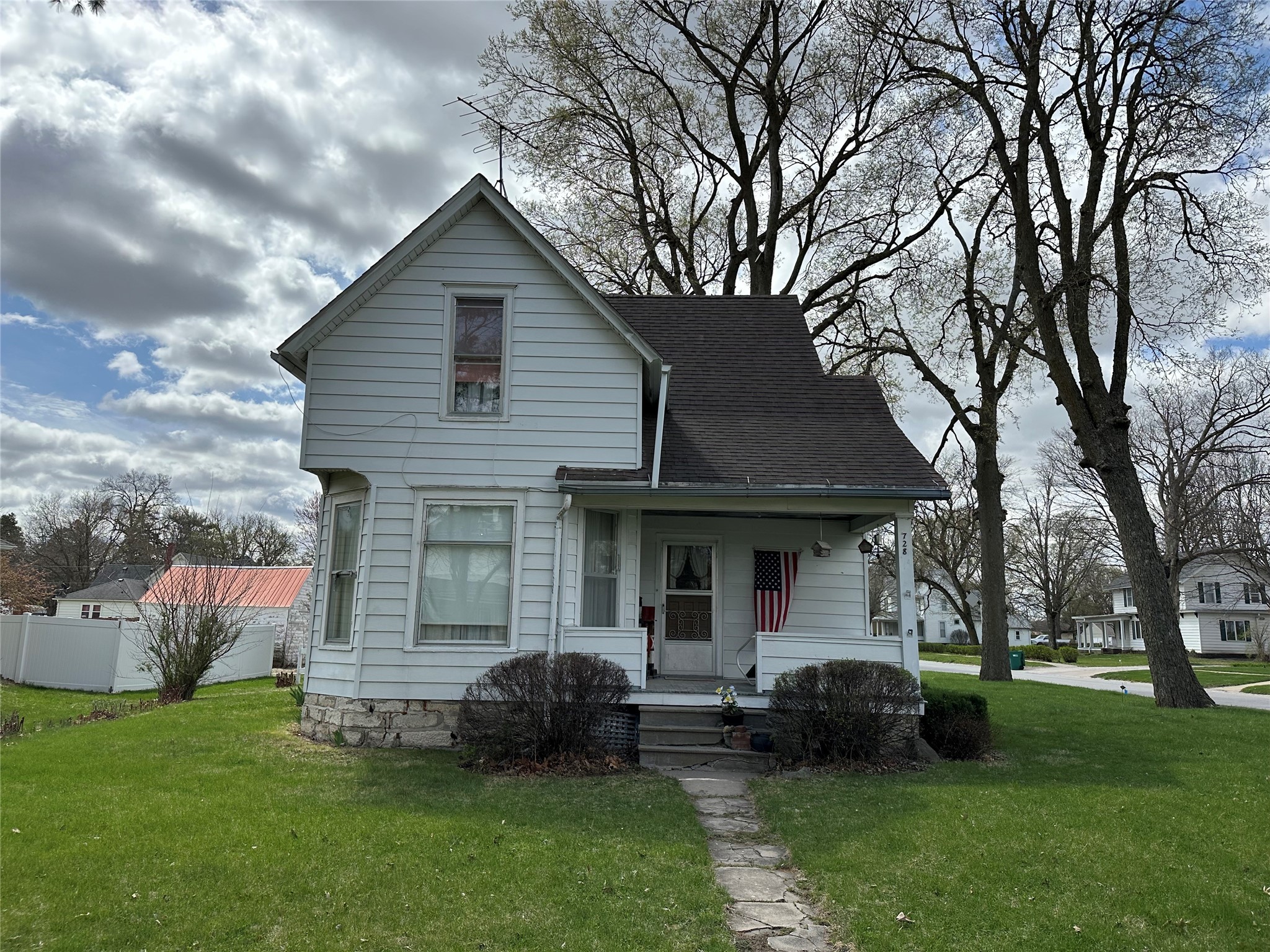 728 W Green Street, Winterset, Iowa image 1
