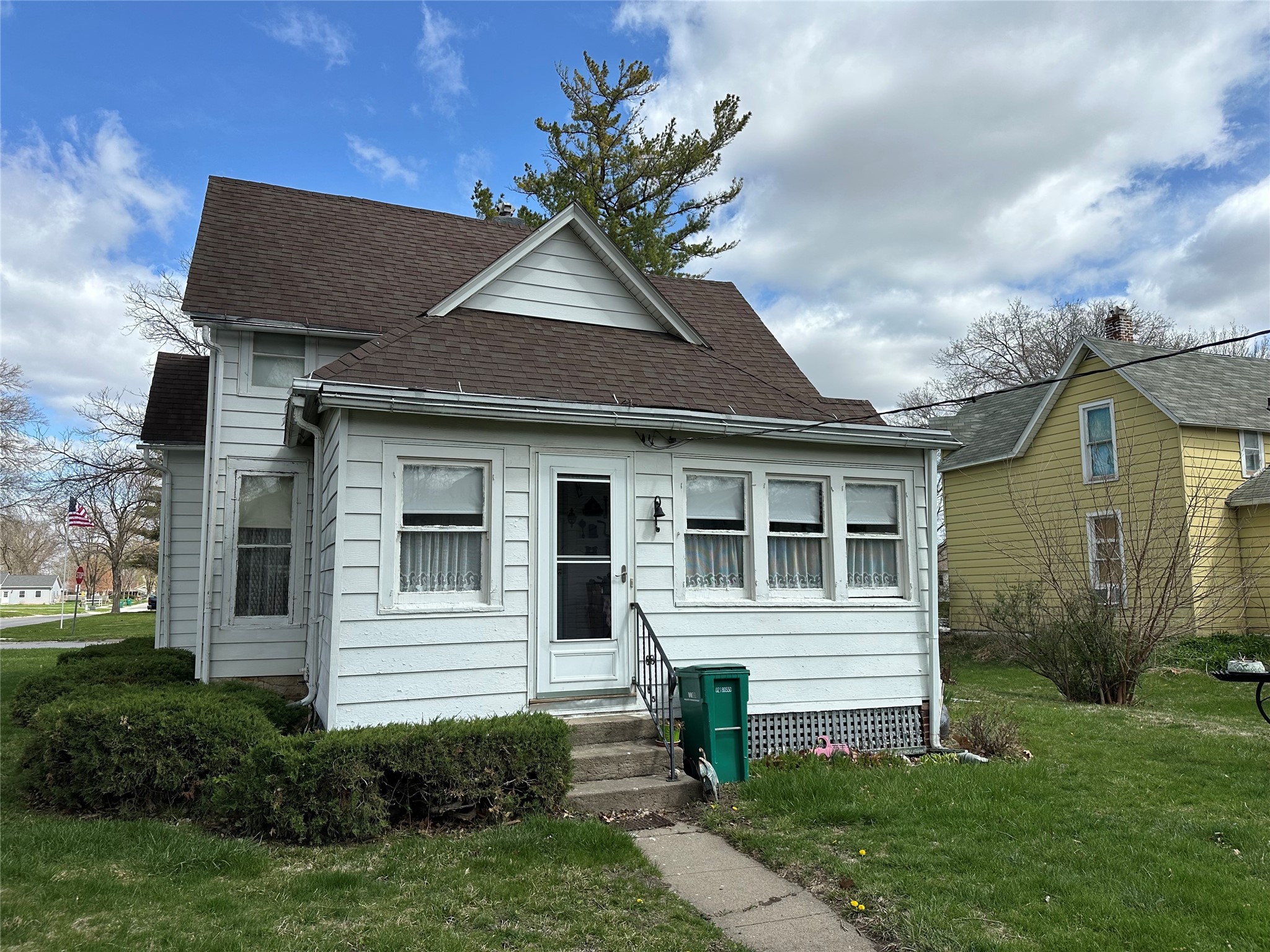 728 W Green Street, Winterset, Iowa image 2