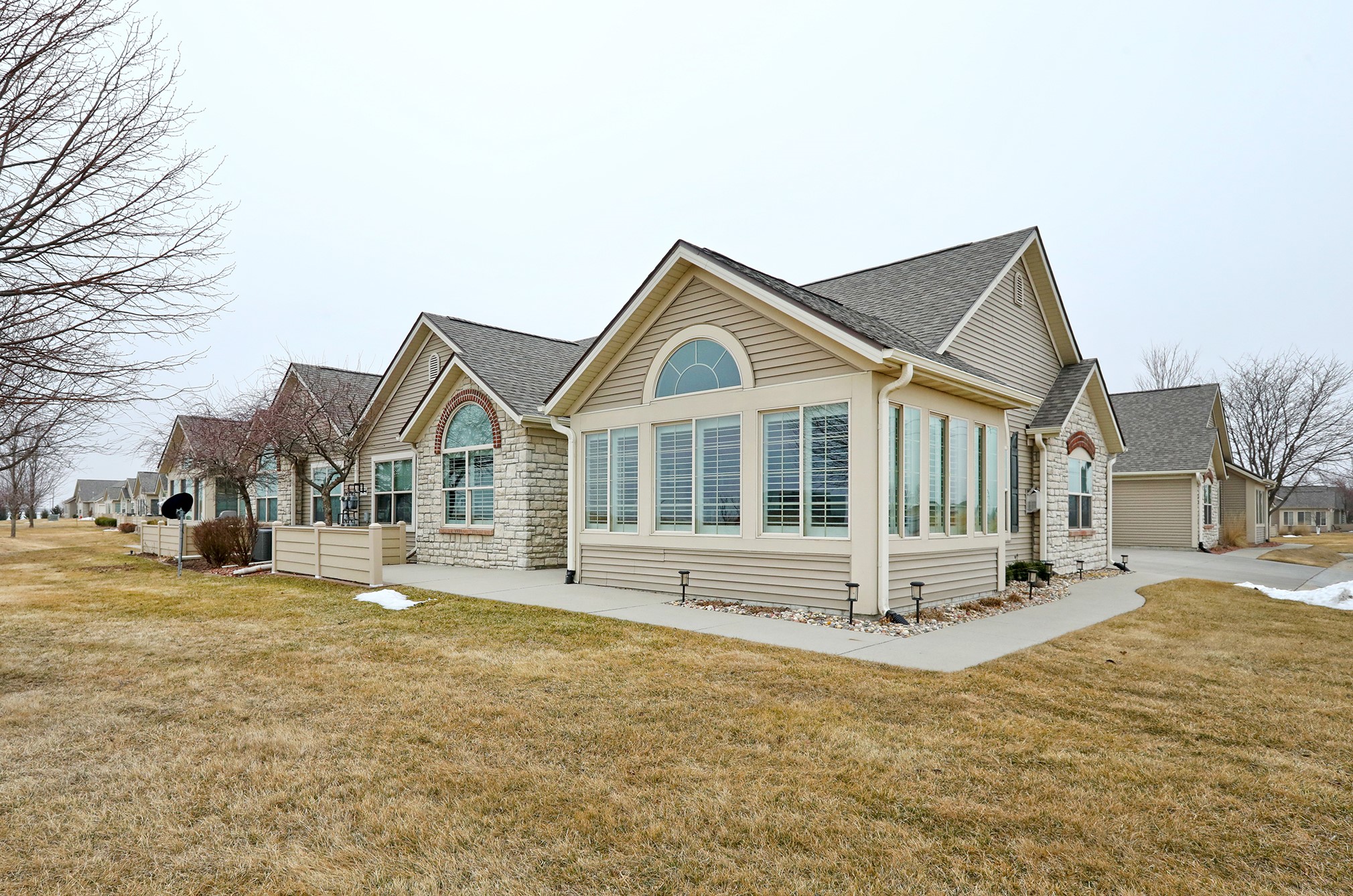 Photo 1 of 35 — 3305 SE Glenstone Drive 212, Grimes, IA 50111