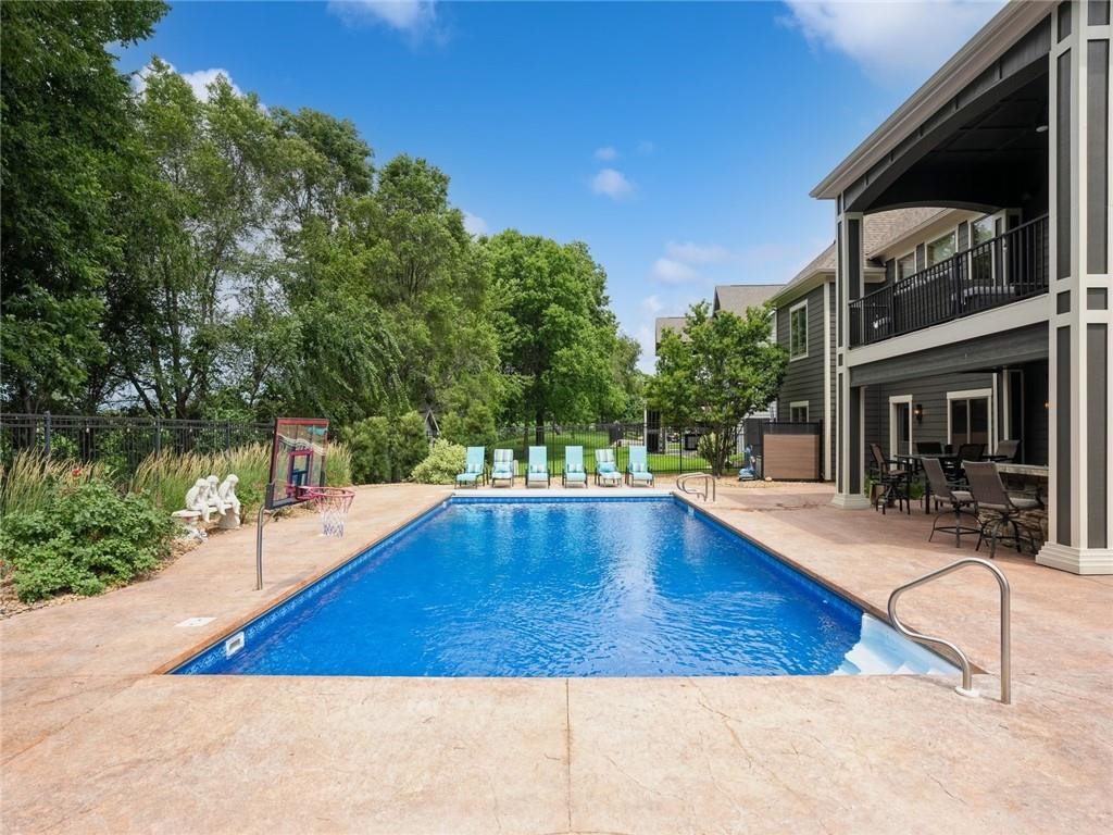 2319 Hearthstone Circle, Altoona, Iowa image 32