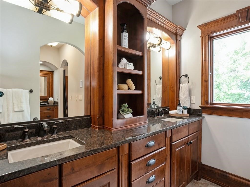 2319 Hearthstone Circle, Altoona, Iowa image 14