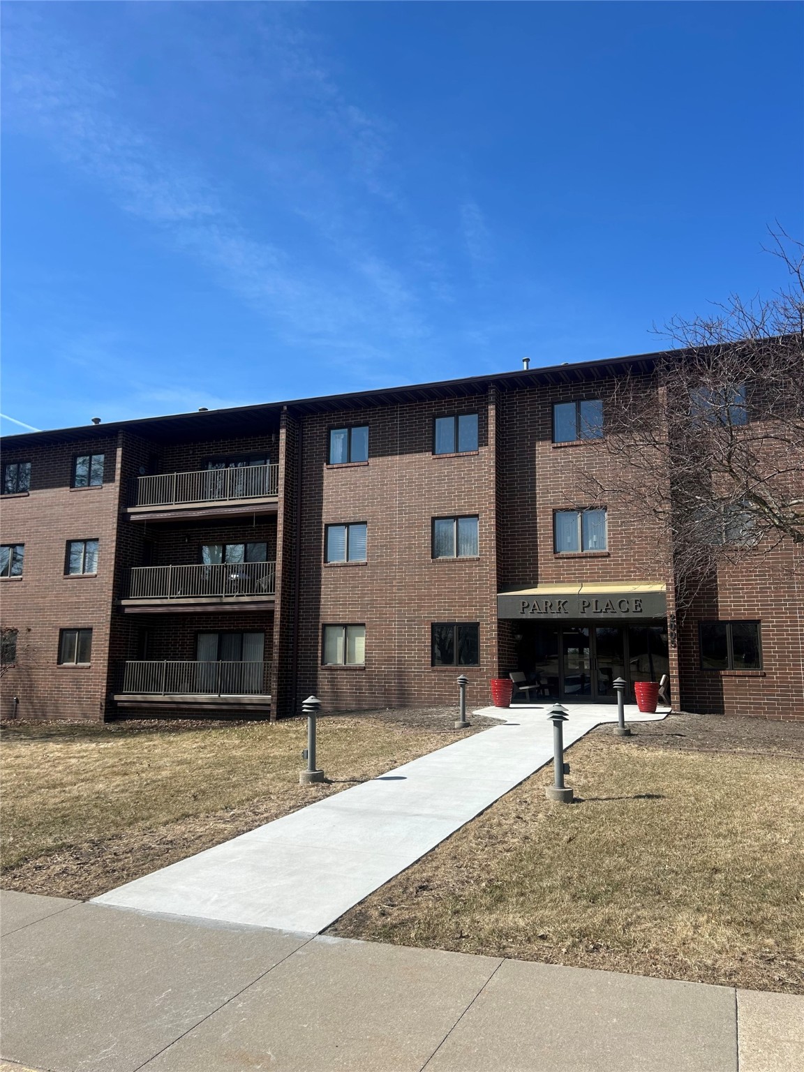 2005 Spring Street #U103, Grinnell, Iowa image 1
