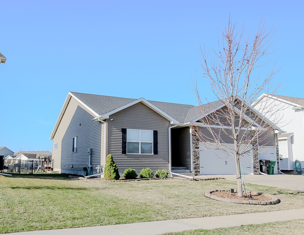 3127 NW Trestle Point Drive, Ankeny, Iowa image 2