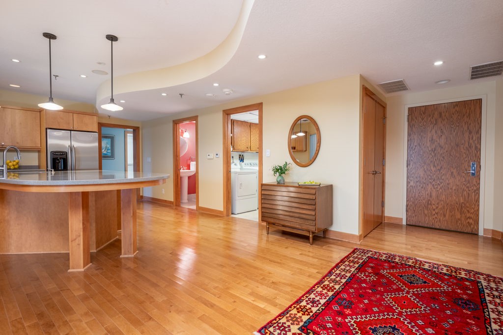 3930 Grand Avenue 306