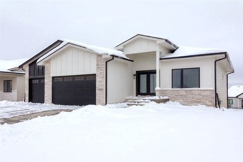 16624 Deerview Drive Urbandale IA 50323