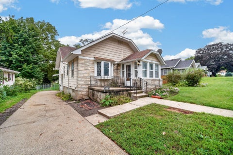 Homes For Sale - 206 Davis Avenue<br/> Des Moines, IA 50315