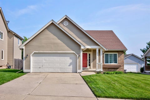 Homes For Sale - 916 SE Chaparal Drive<br/> Ankeny, IA 50021