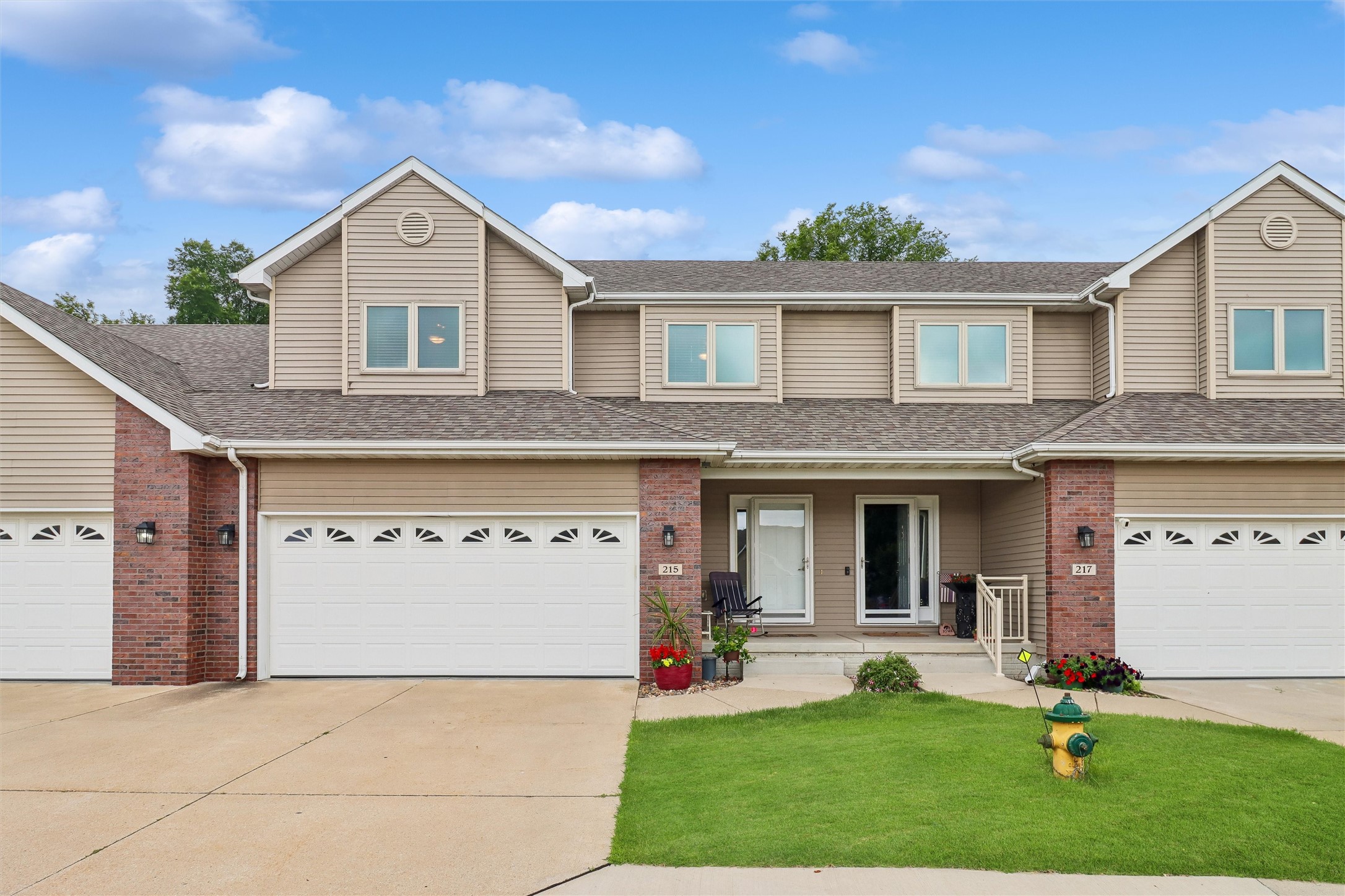 Photo 1 of 29 — 215 SW 36th Lane, Ankeny, IA 50023