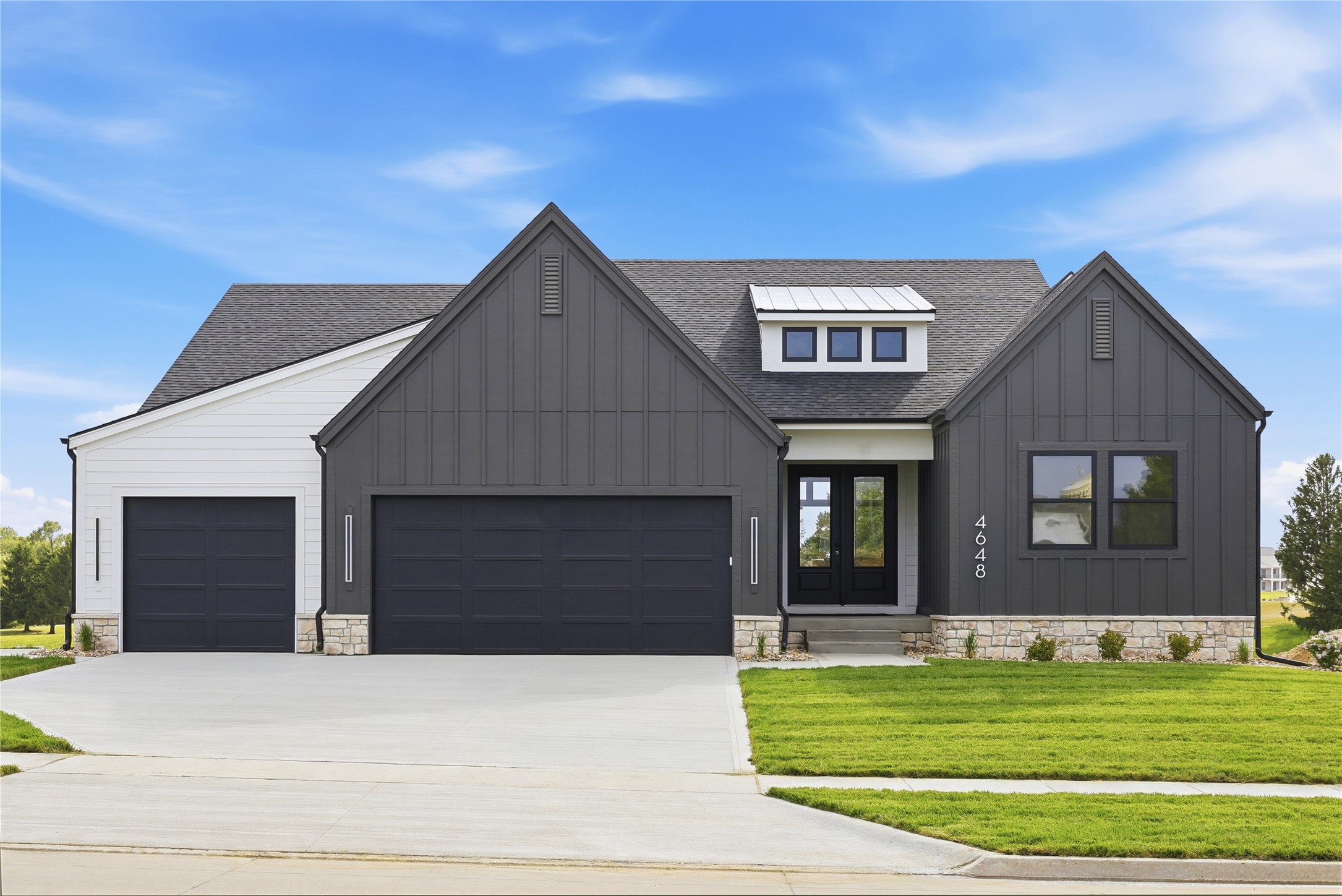 Urbandale, Iowa, 50263, United States, 4 Bedrooms Bedrooms, ,3 BathroomsBathrooms,Residential,Active,2030106