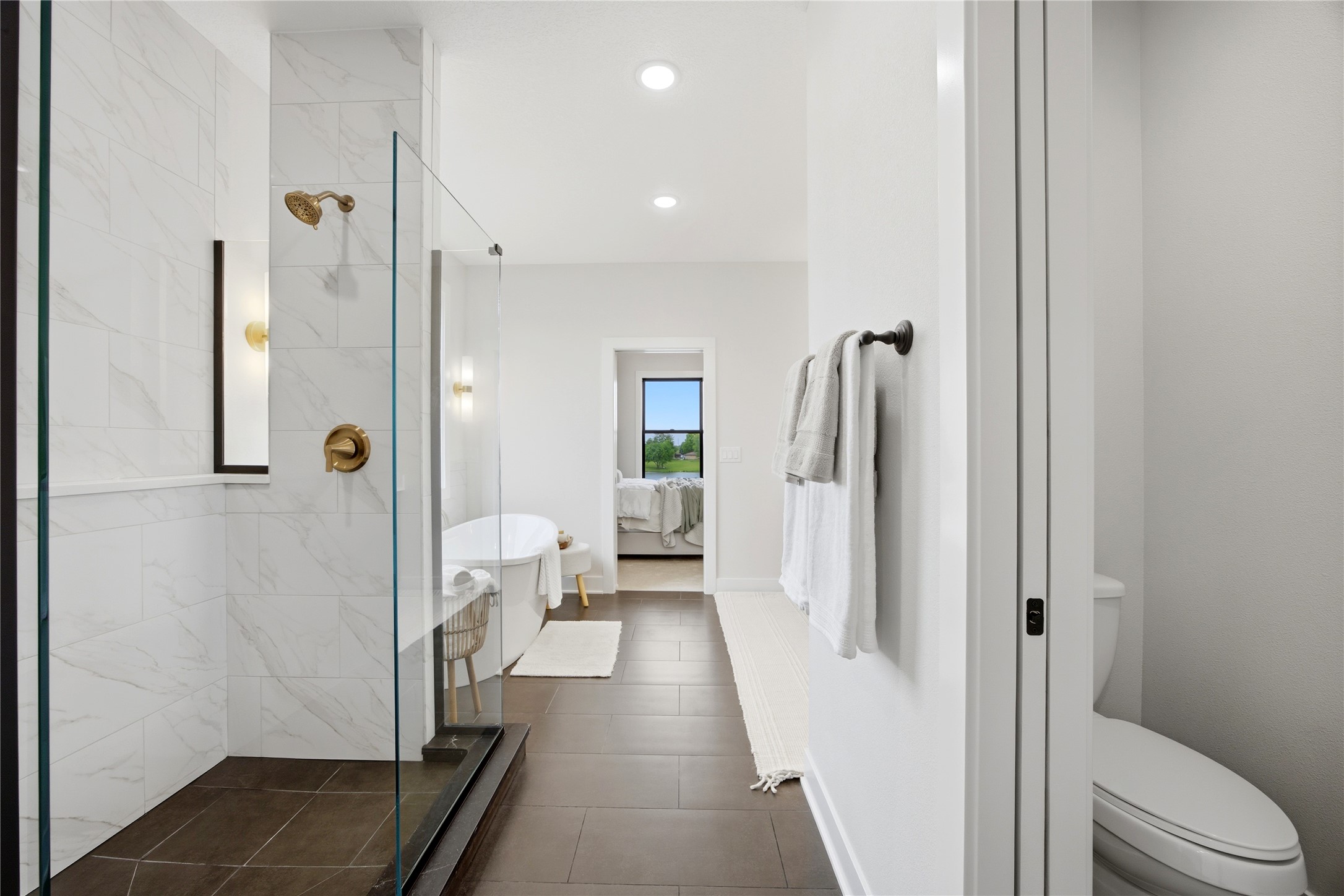 Urbandale, Iowa, 50263, United States, 4 Bedrooms Bedrooms, ,3 BathroomsBathrooms,Residential,Active,2030106
