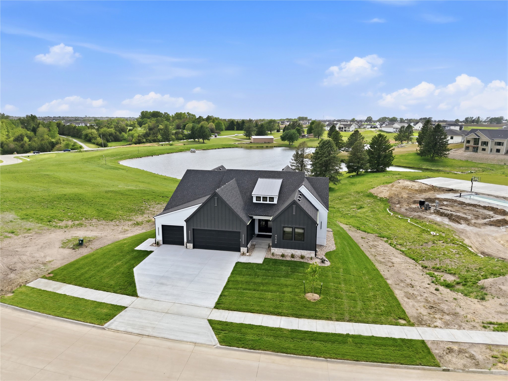 Urbandale, Iowa, 50263, United States, 4 Bedrooms Bedrooms, ,3 BathroomsBathrooms,Residential,Active,2030106