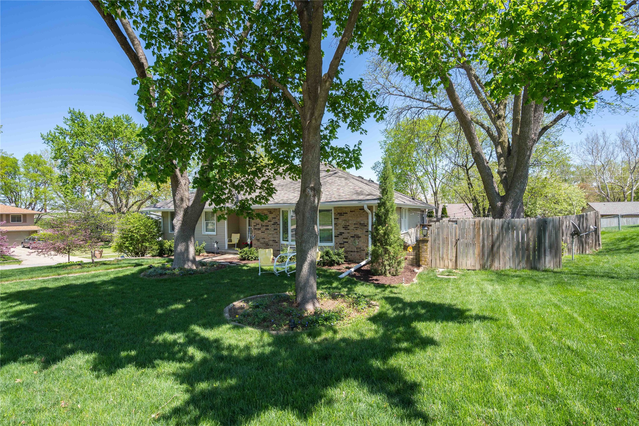 1233 24th Street, West Des Moines, Iowa image 2