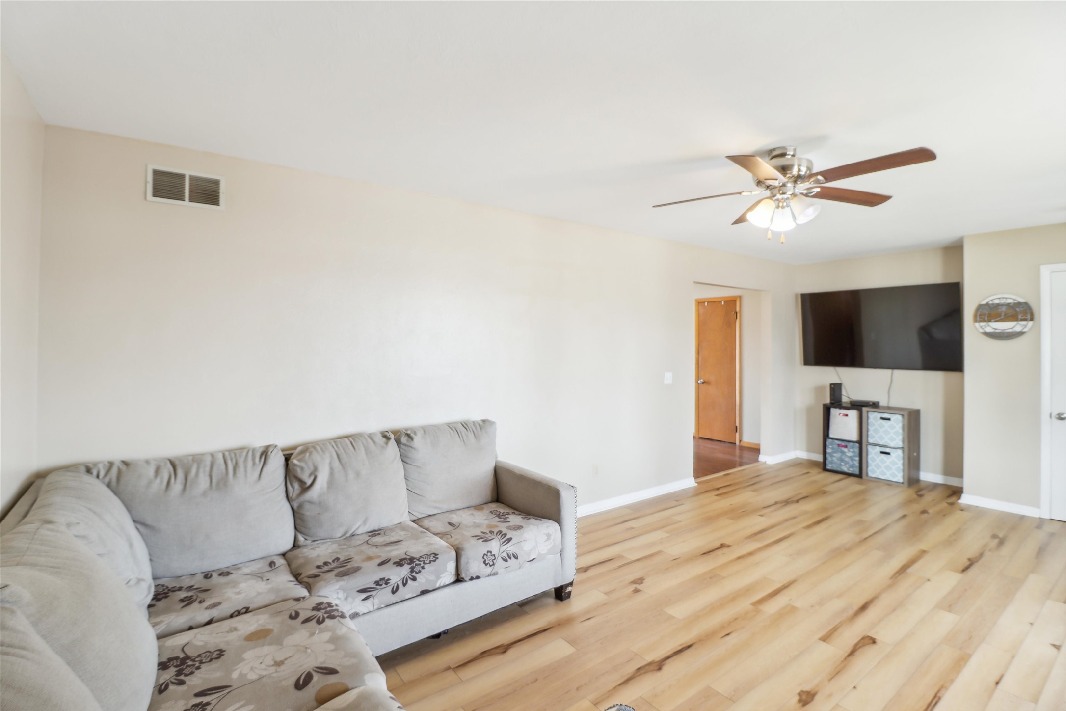 614 S 10th Street, Adel, Iowa image 3