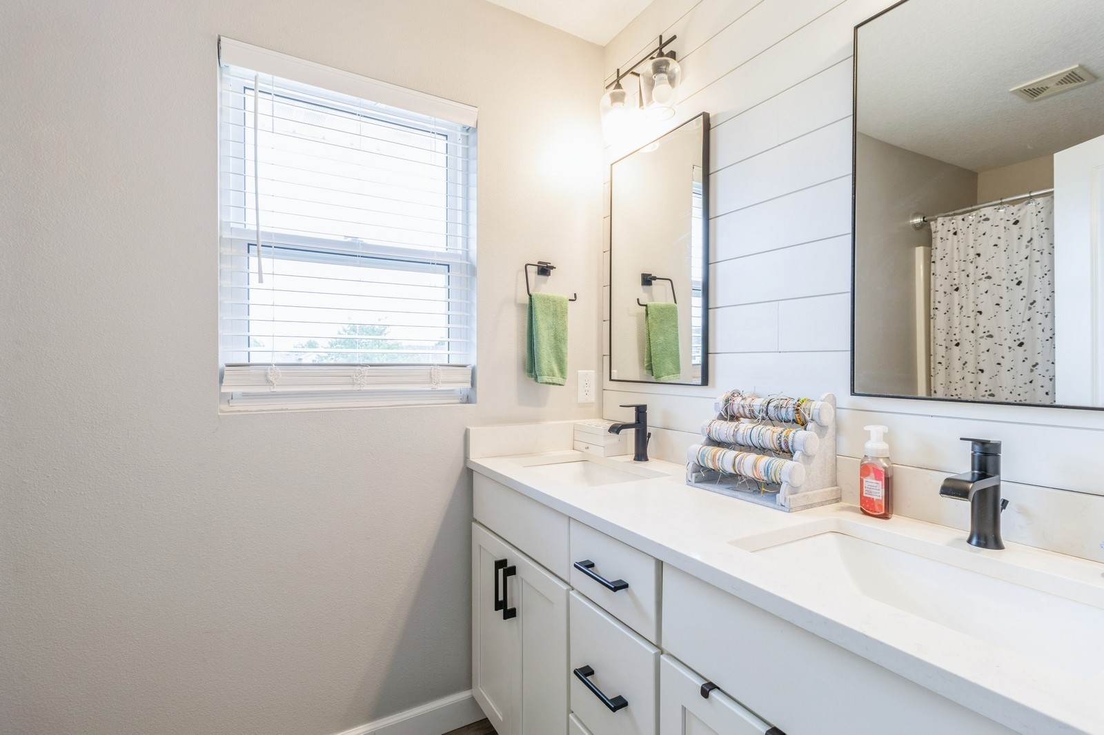 2105 SE Leeann Drive, Waukee, Iowa image 12