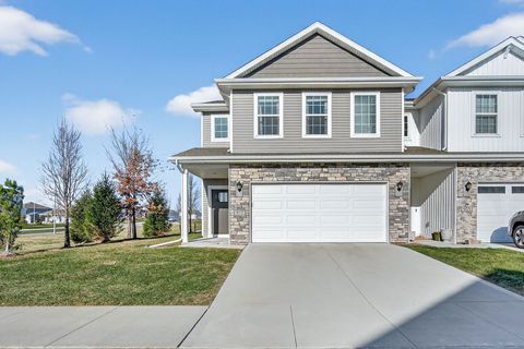 Condo For Sale - 937 Maywood Lane<br/> Waukee, IA 50263