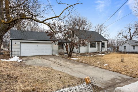 3225 E Washington Avenue Des Moines IA 50317