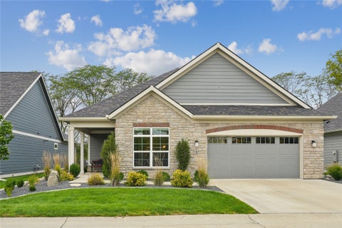 Condo For Sale - 757 S 100th Street<br/> West Des Moines, IA 50266
