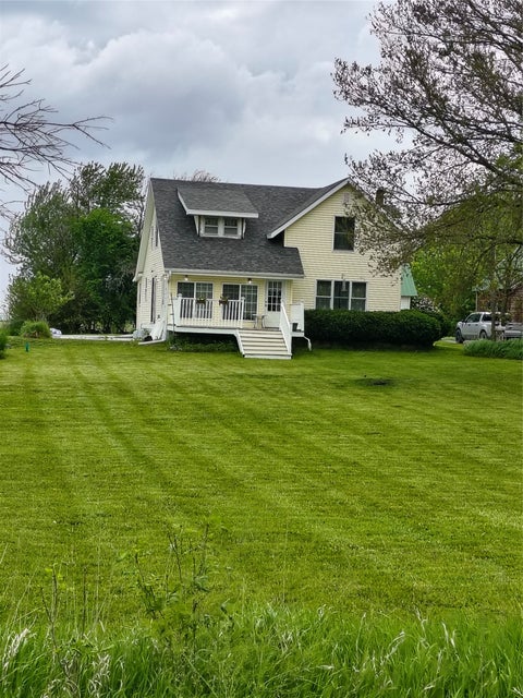 Homes For Sale - 984 P Avenue<br/> Jefferson, IA 69521