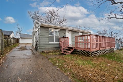 2413 Adams Avenue Des Moines IA 50310