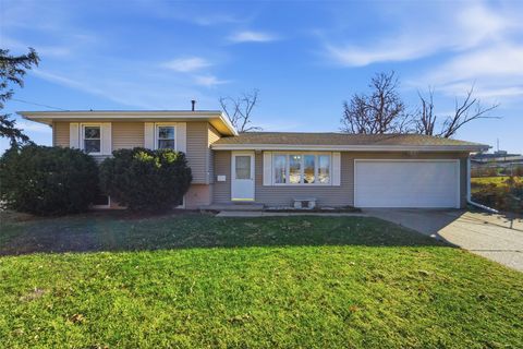 Homes For Sale - 1407 Horse N Buggy Drive<br/> Adel, IA 50003