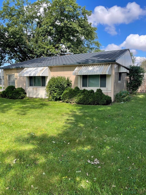 Homes For Sale - 601 10th Avenue<br/> Grinnell, IA 50112