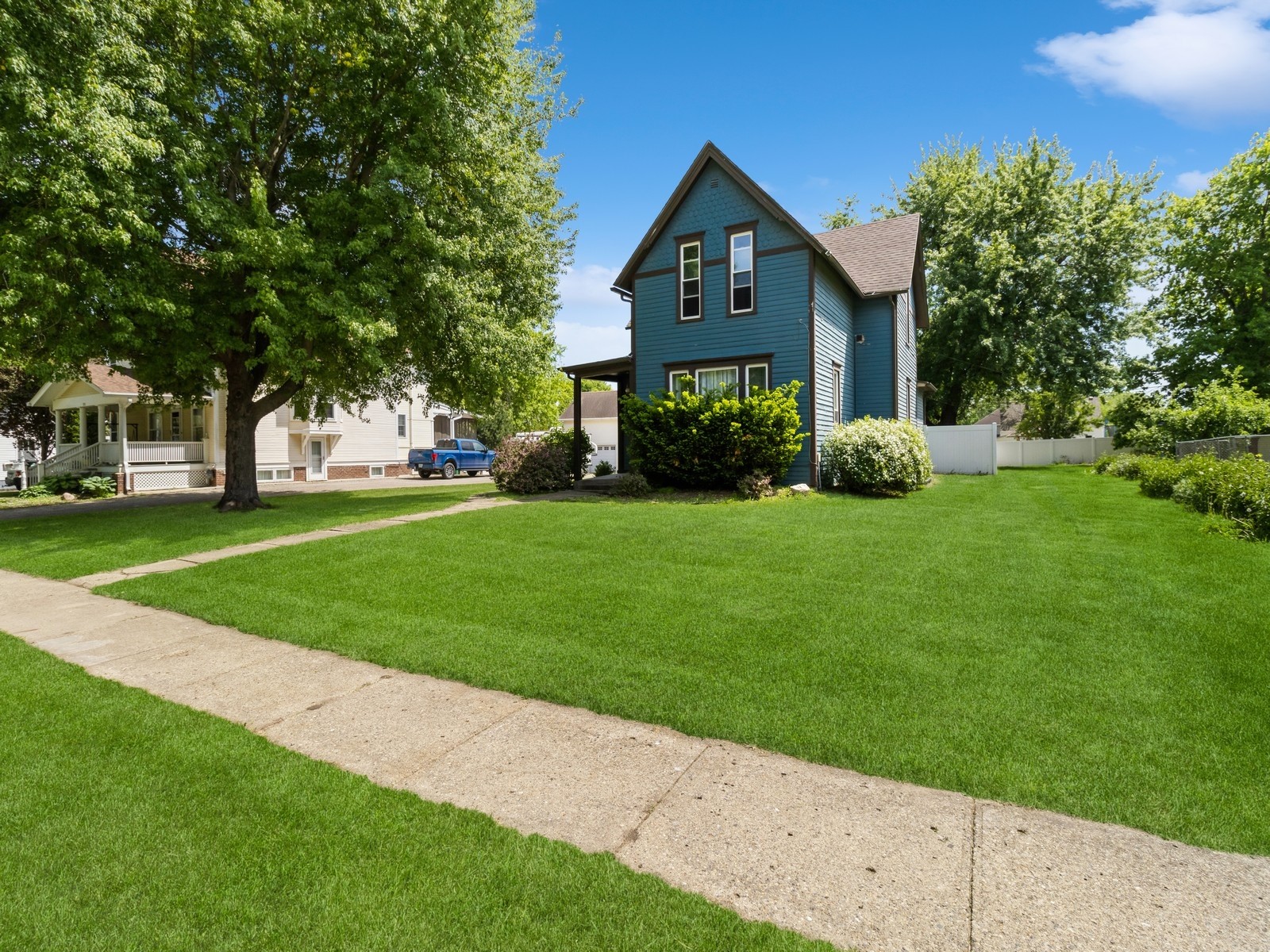 609 E Salem Avenue, Indianola, Iowa image 1