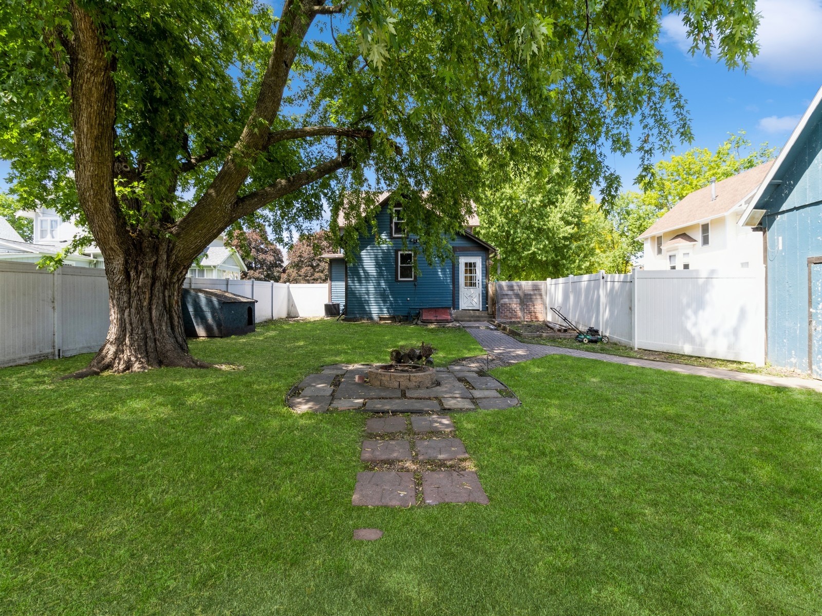609 E Salem Avenue, Indianola, Iowa image 6