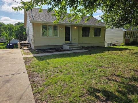 Homes For Sale - 5501 S Union Street<br/> Des Moines, IA 50315
