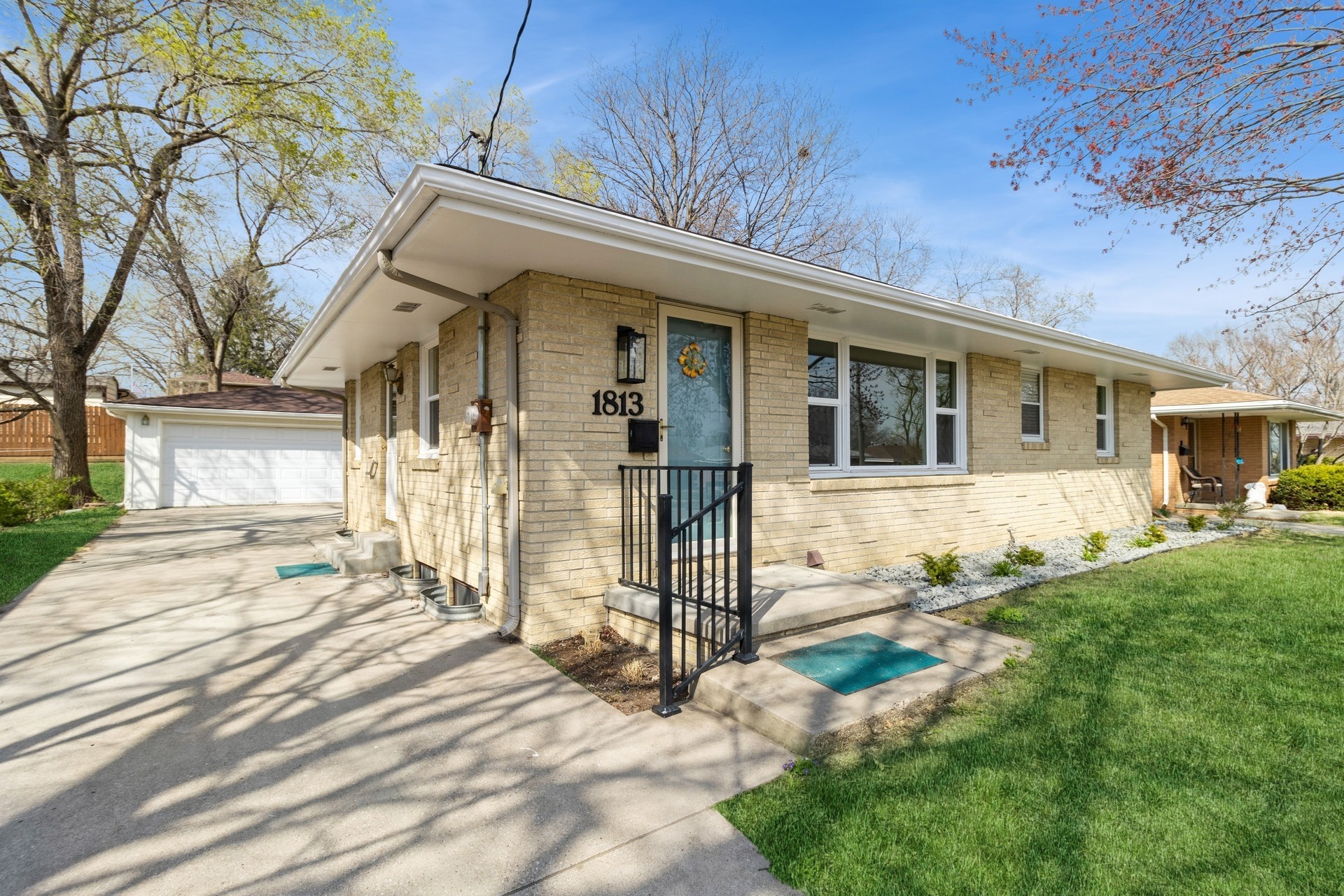 1813 Pearl Drive, West Des Moines, Iowa image 1