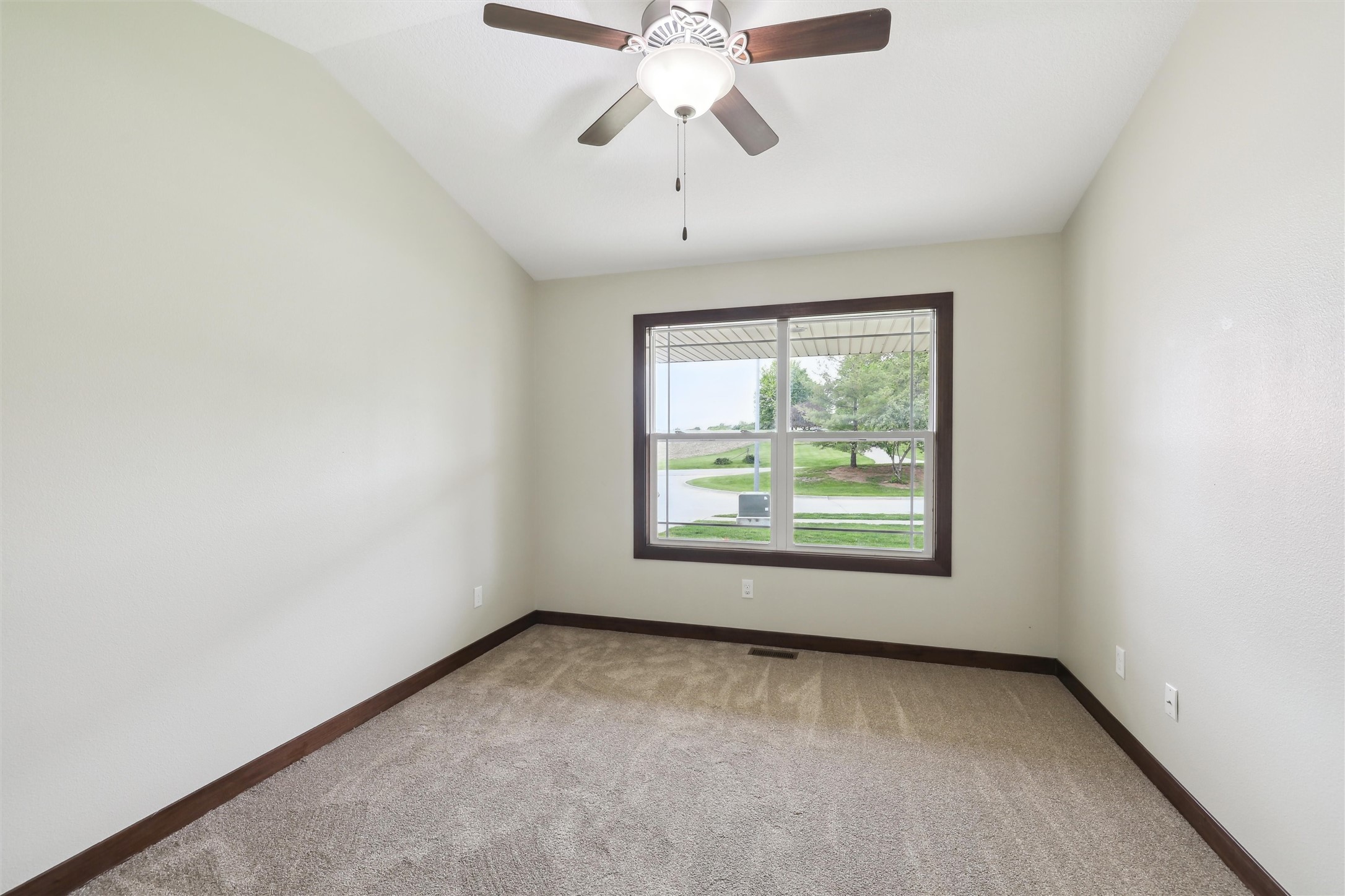 3416 E Payton Avenue, Des Moines, Iowa image 16