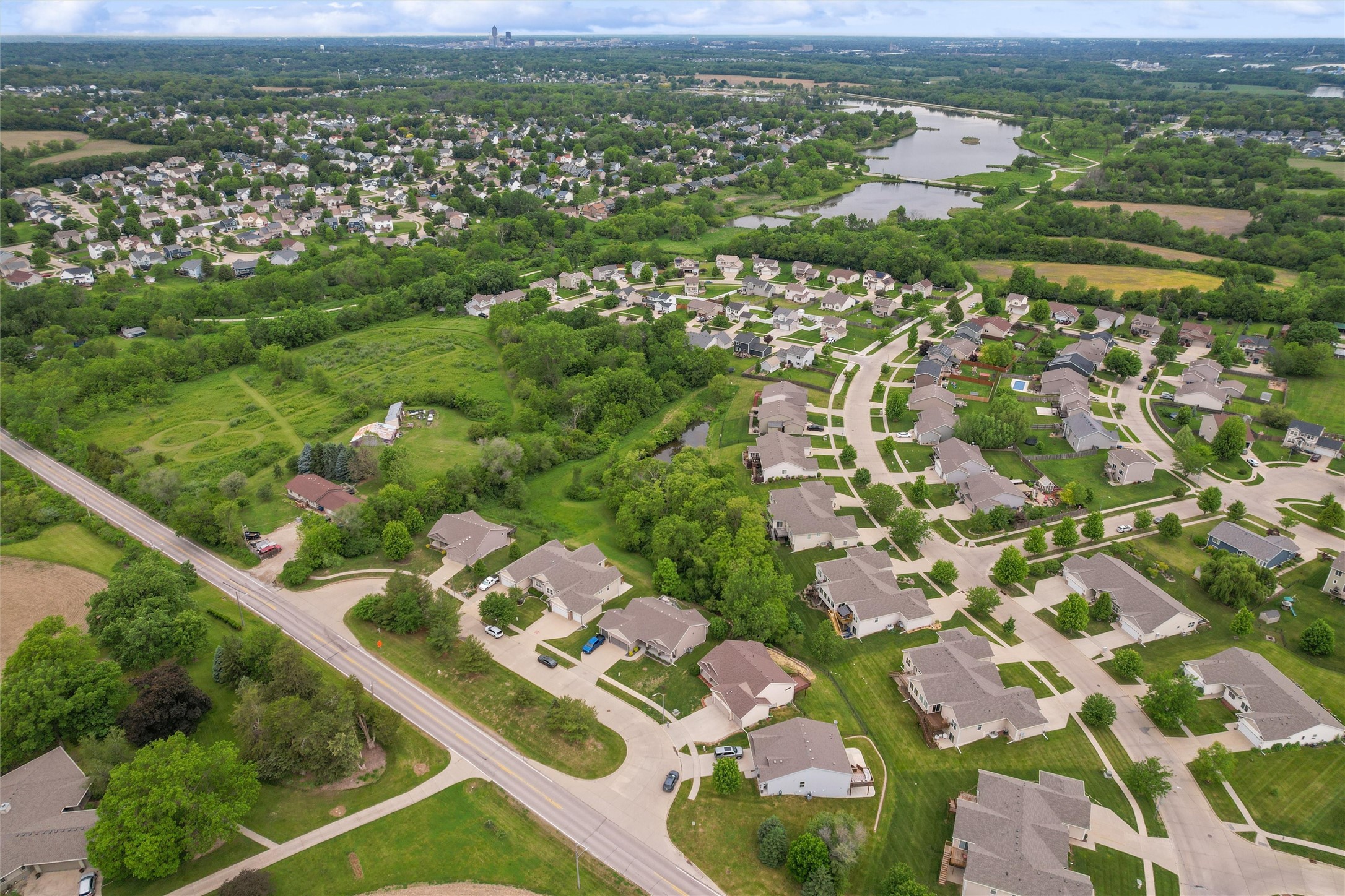 3416 E Payton Avenue, Des Moines, Iowa image 30