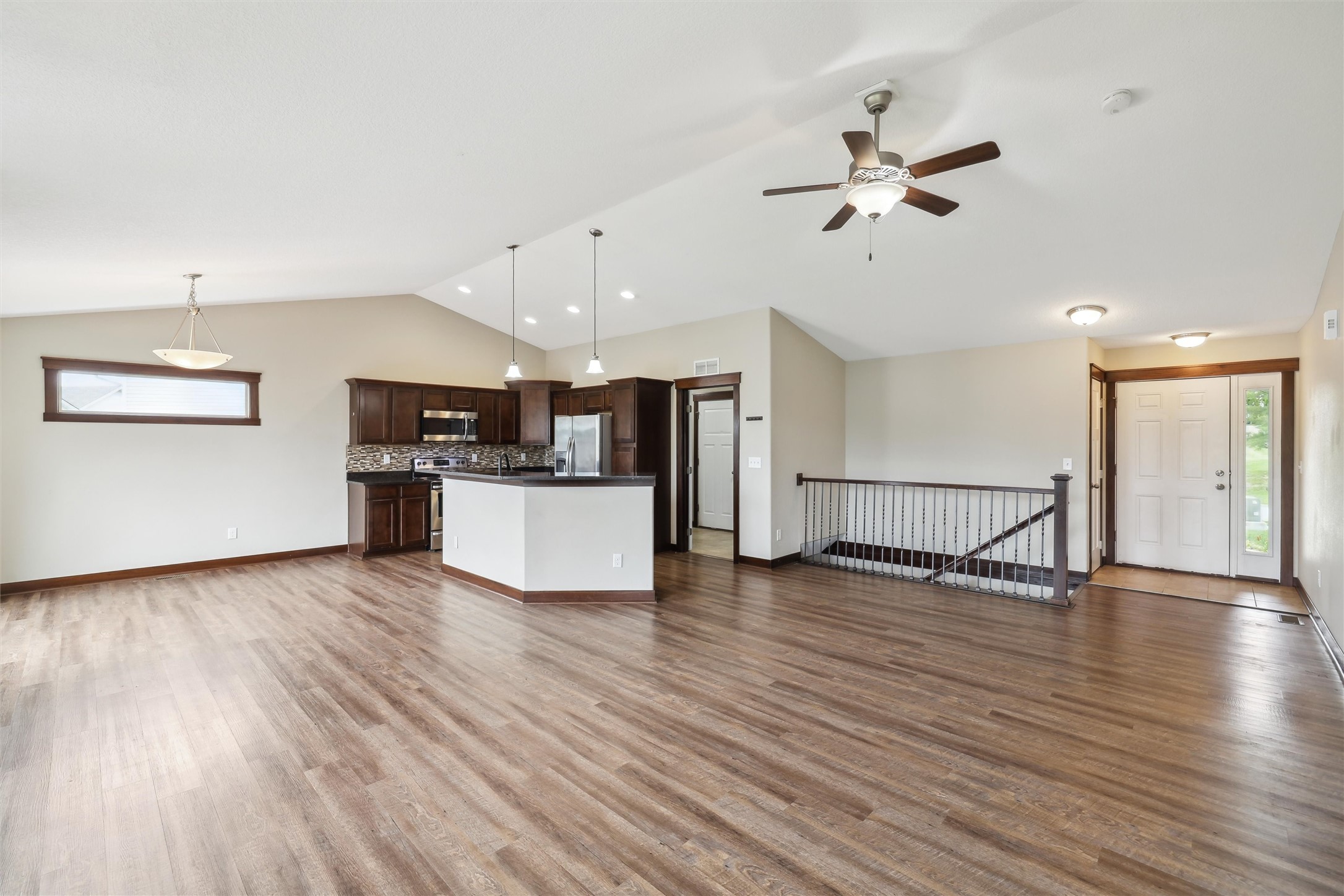 3416 E Payton Avenue, Des Moines, Iowa image 2