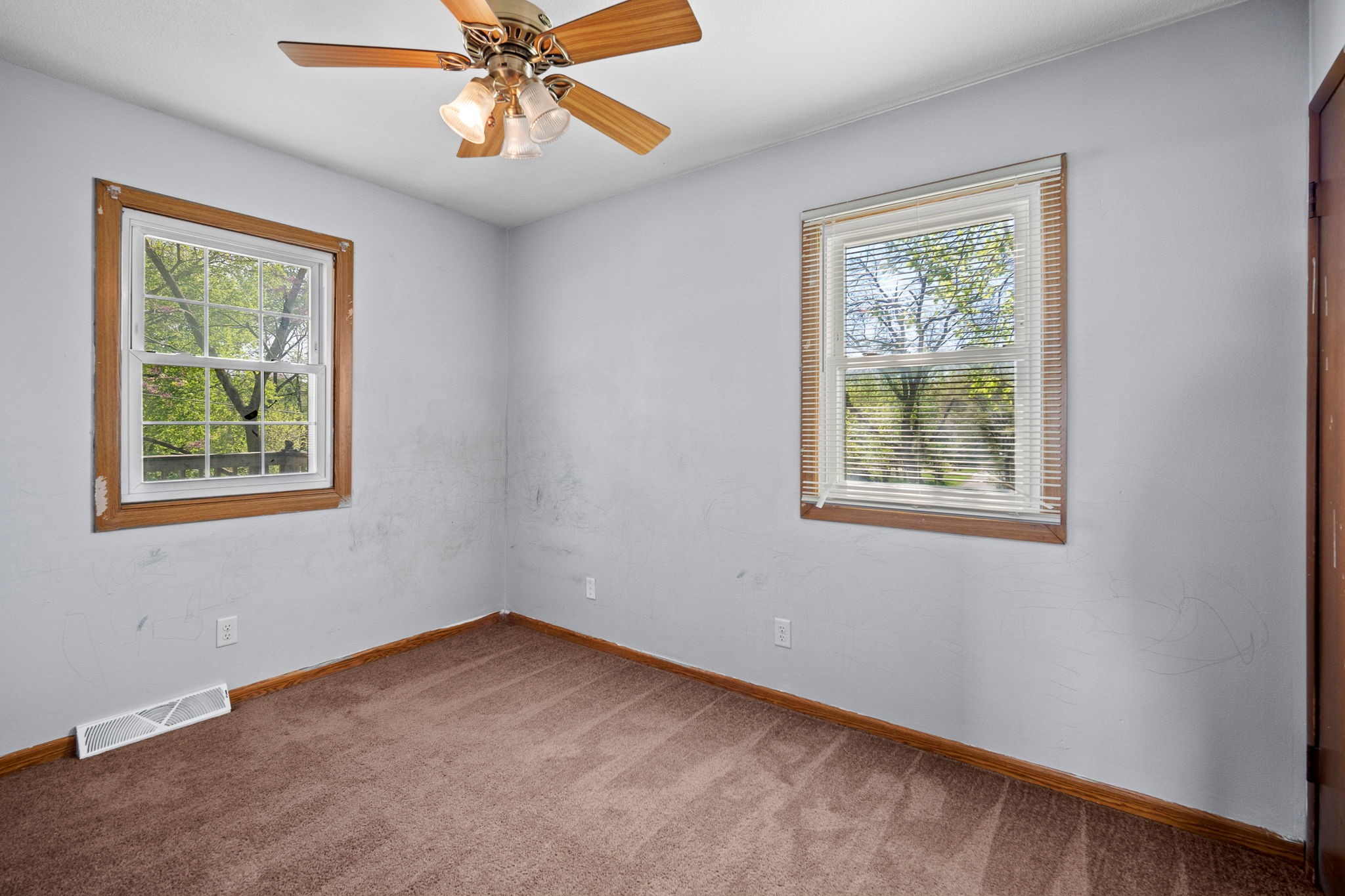 1229 Kenyon Avenue, Des Moines, Iowa image 6