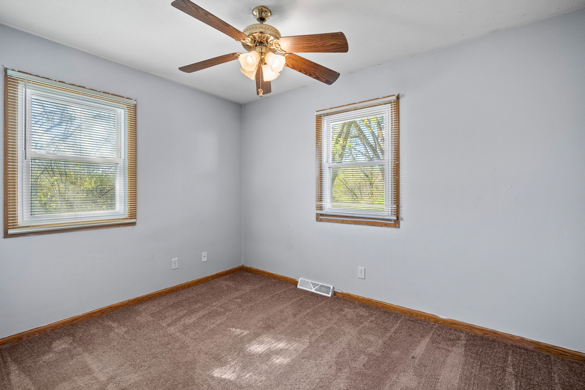 1229 Kenyon Avenue, Des Moines, Iowa image 9
