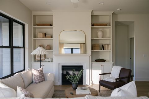 Condo For Sale - 281 S Marigold Avenue<br/> West Des Moines, IA 50266