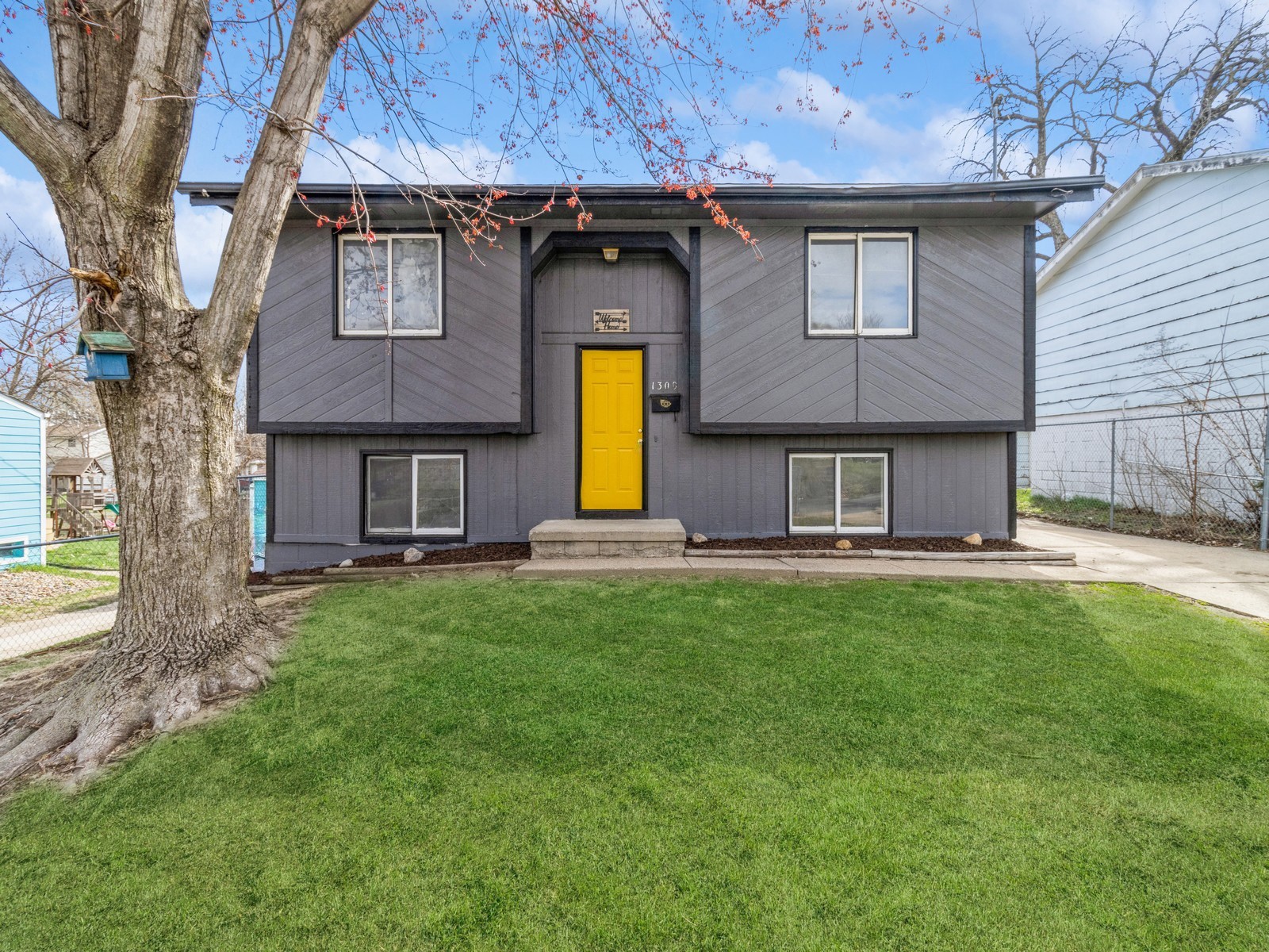 1309 Stewart Street, Des Moines, Iowa image 1