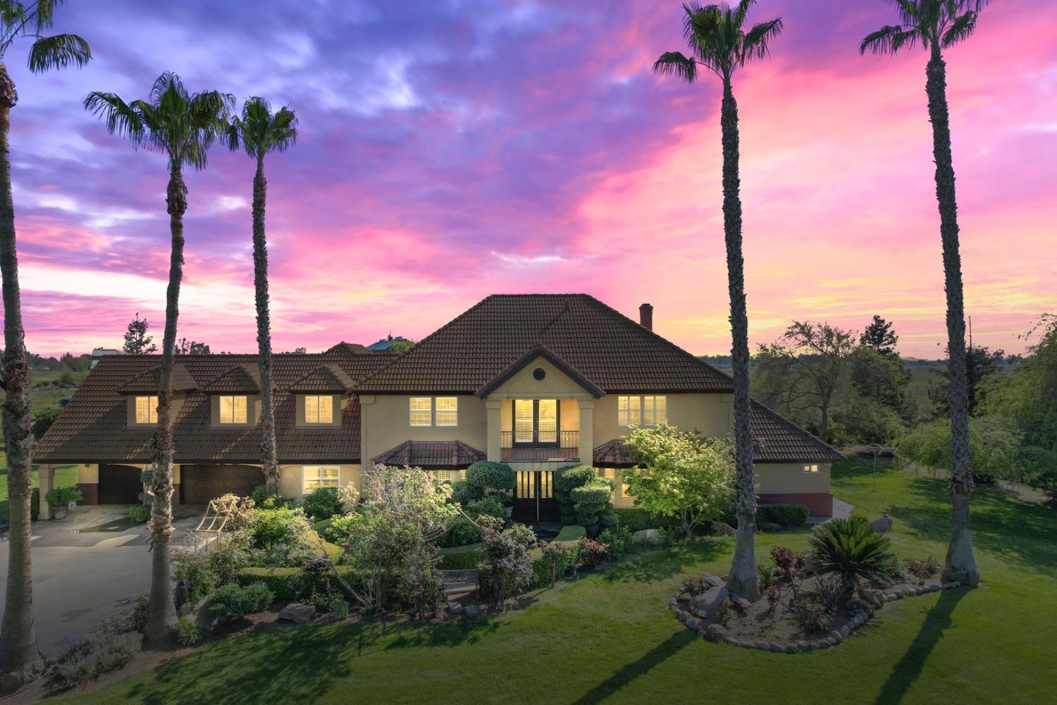View Clovis, CA 93619 house