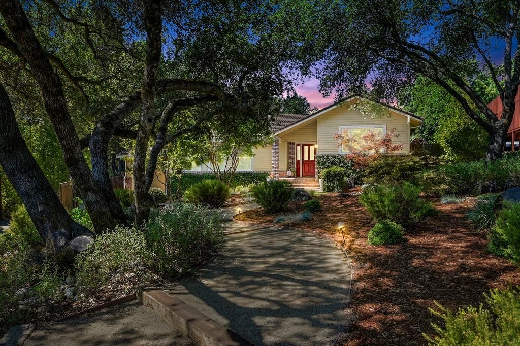 Photo of 3000 Oakleaf Drive, Cameron Park, CA 95682 (MLS # 223075536)