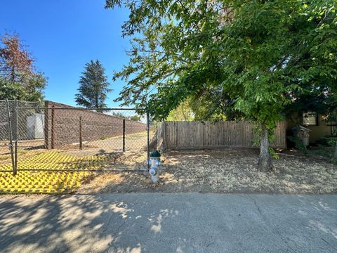 1833 51st Street Sacramento CA 95819