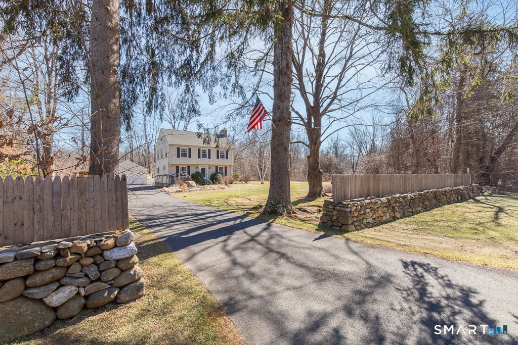 Photo of 19 Beecher Road, Woodbridge, CT 06525 (MLS # 24159153)