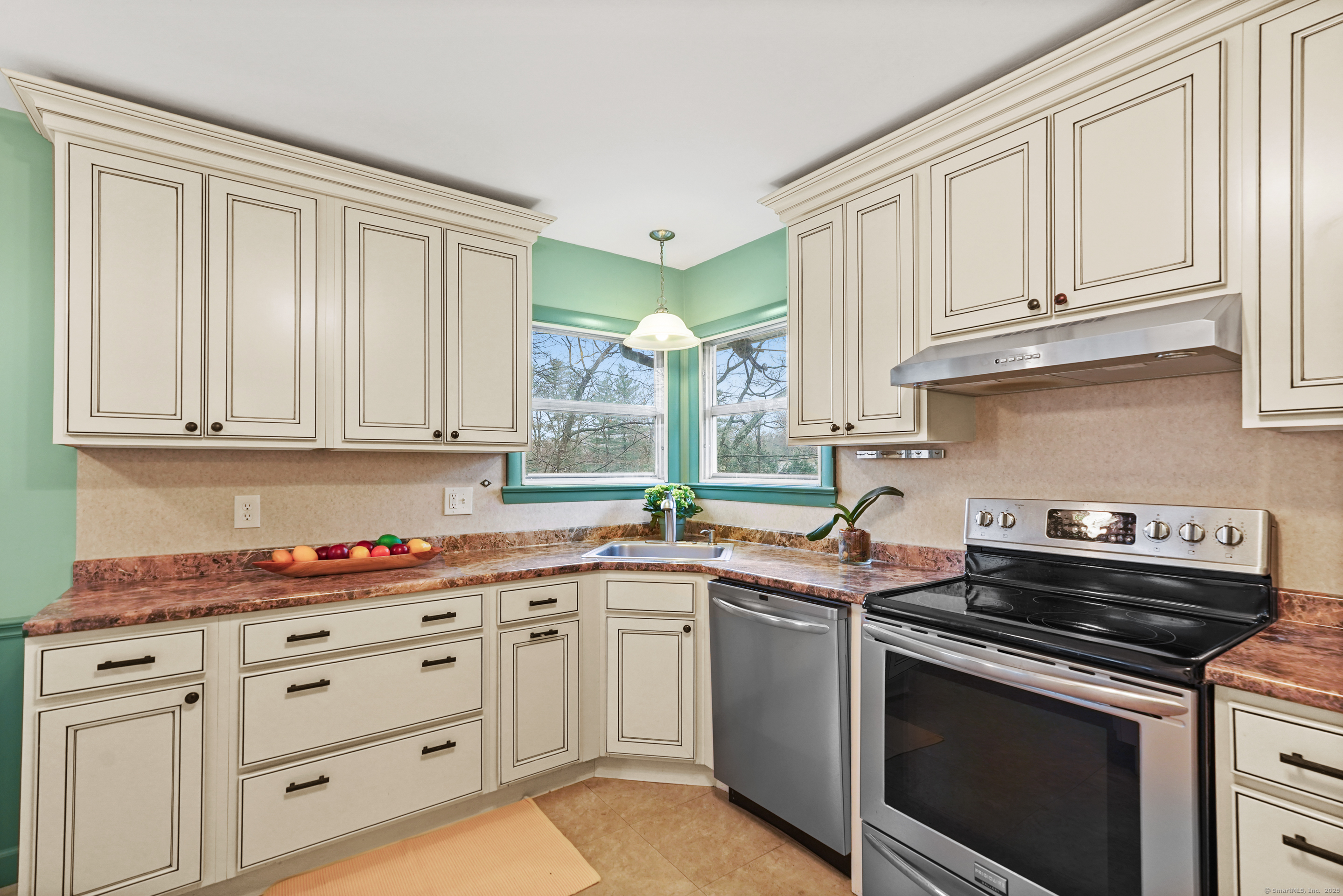 19 Idlewood Drive, Stamford, Connecticut image 8