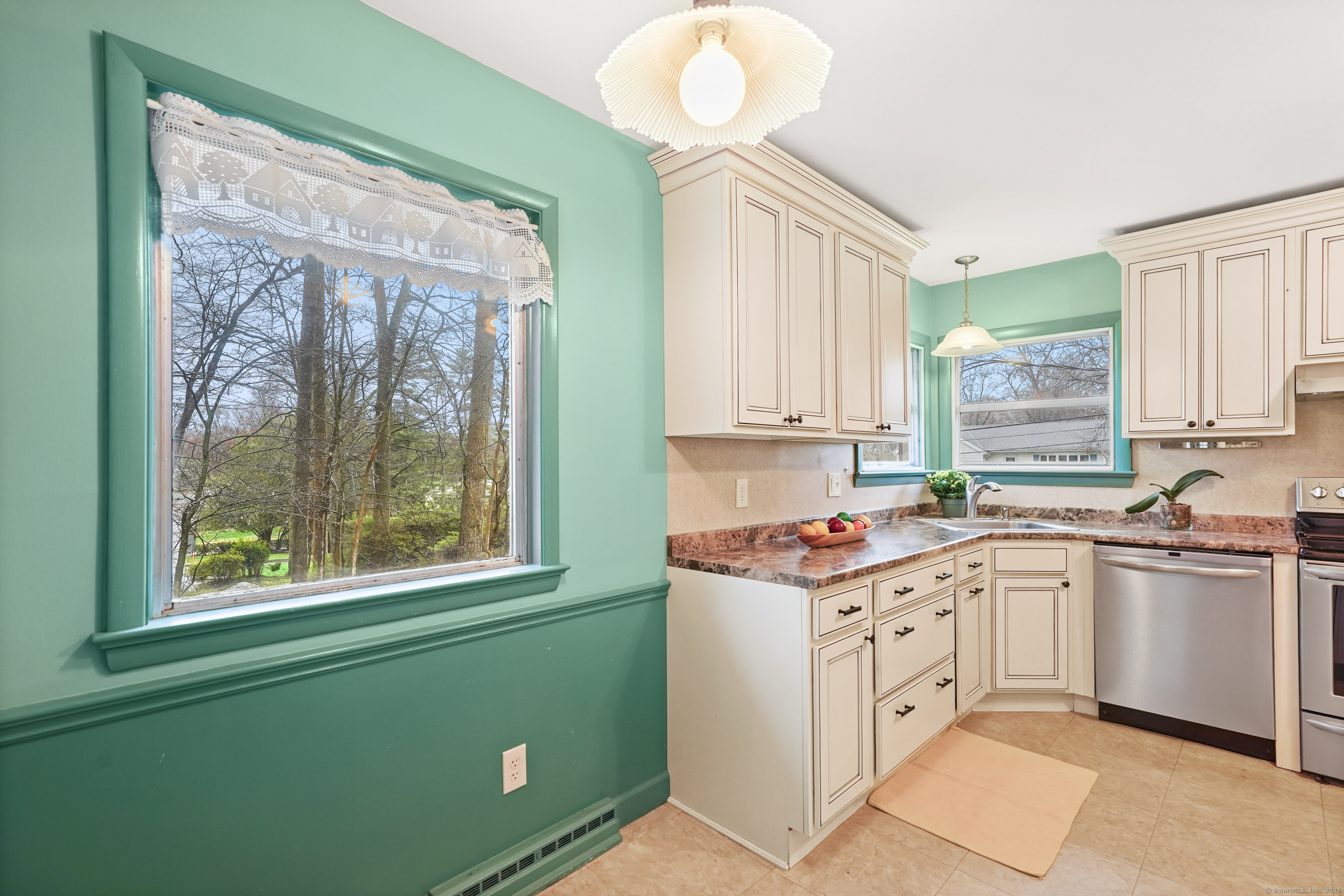 19 Idlewood Drive, Stamford, Connecticut image 9