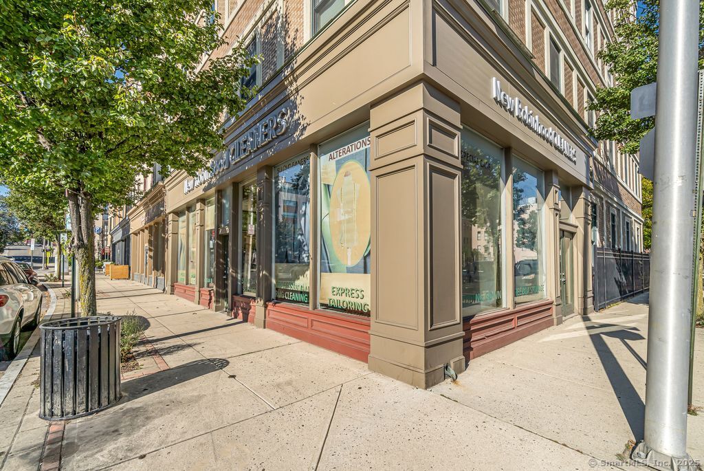 23 Lafayette Circle