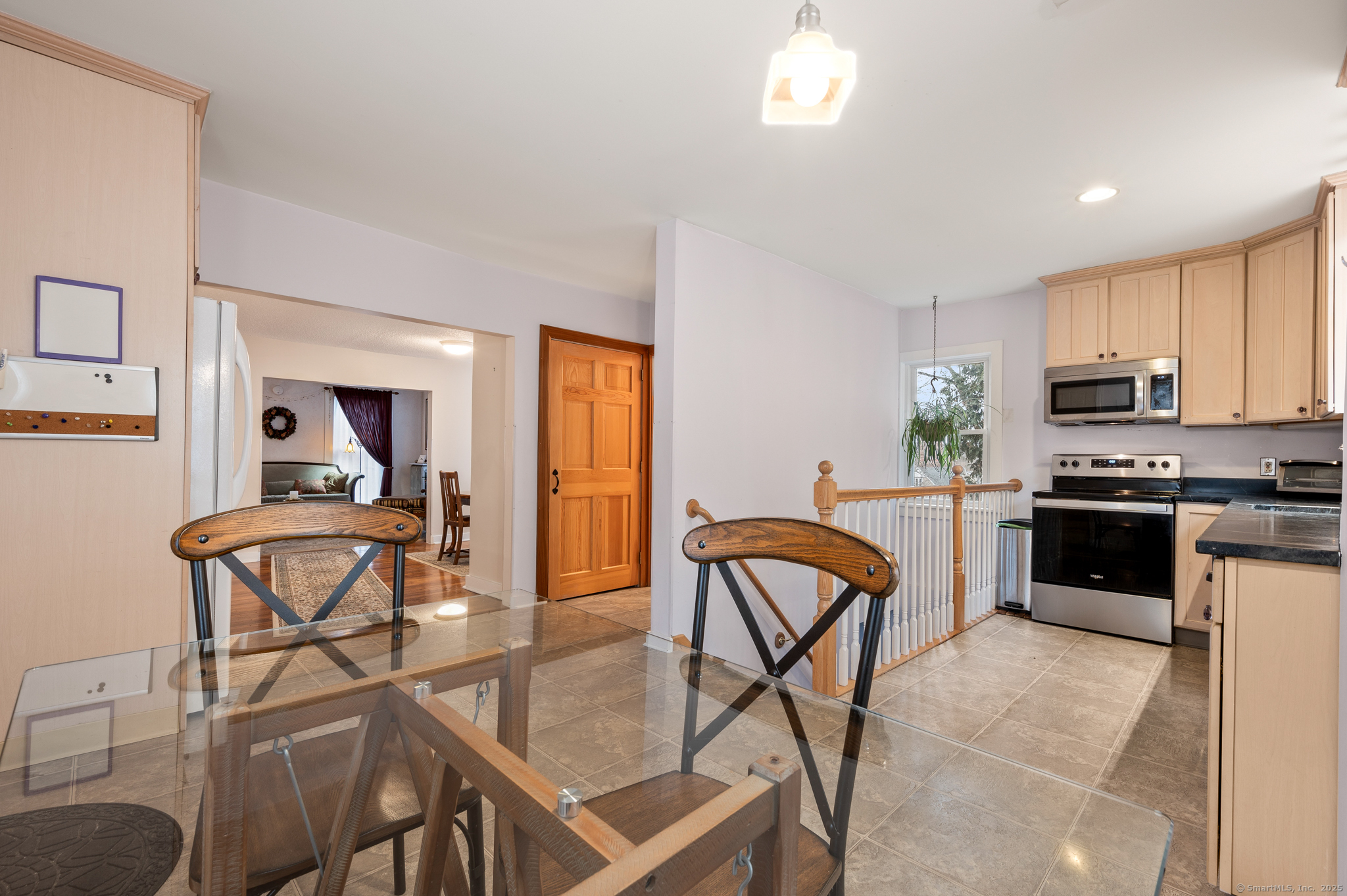 Windham, Connecticut 06226, United States, 3 Bedrooms Bedrooms, ,2 BathroomsBathrooms,Residential,Pending,21921